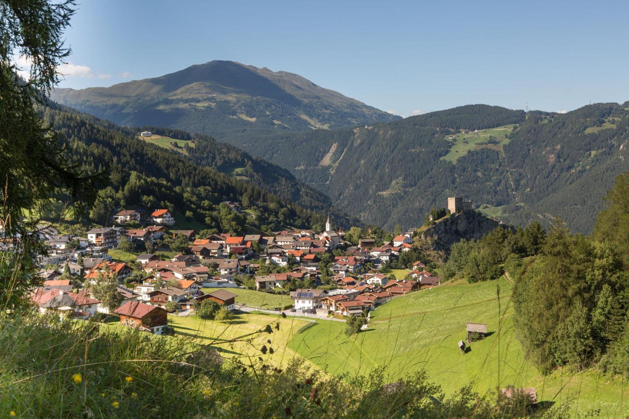 Das Landerer Ladis Bagian luar foto